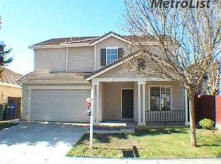 243 Red Robin Dr, Patterson, CA 95363