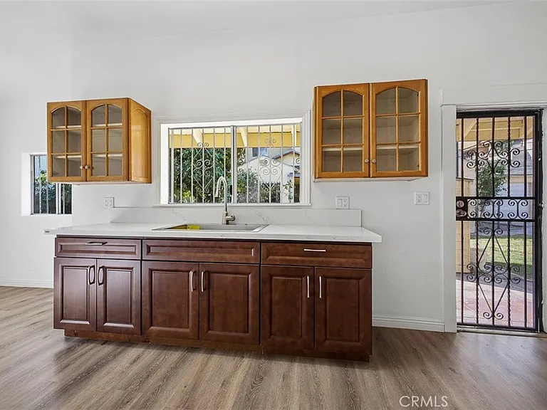 209 N Monterey St — Photo 13