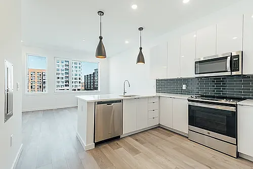 130 Monitor Street — Photo 8