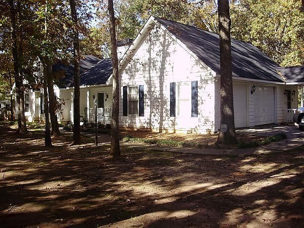 2nd image of 2900 Windcrest Dr