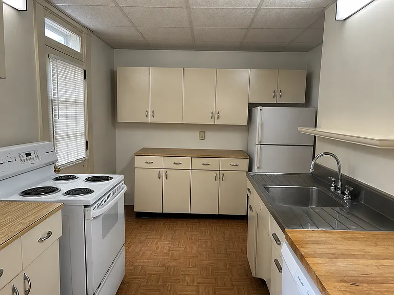 132 E. Lemon St. — Photo 11