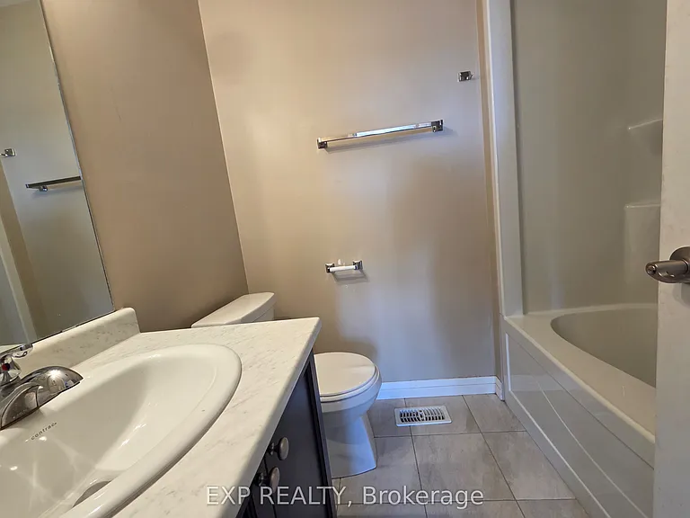 100 Laguna Village Cres — Photo 16