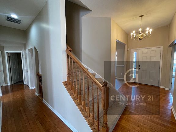 3rd image of 3572 Park Crest Ln
