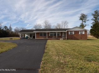 18 Sandra Ln, Crossville, TN 38555