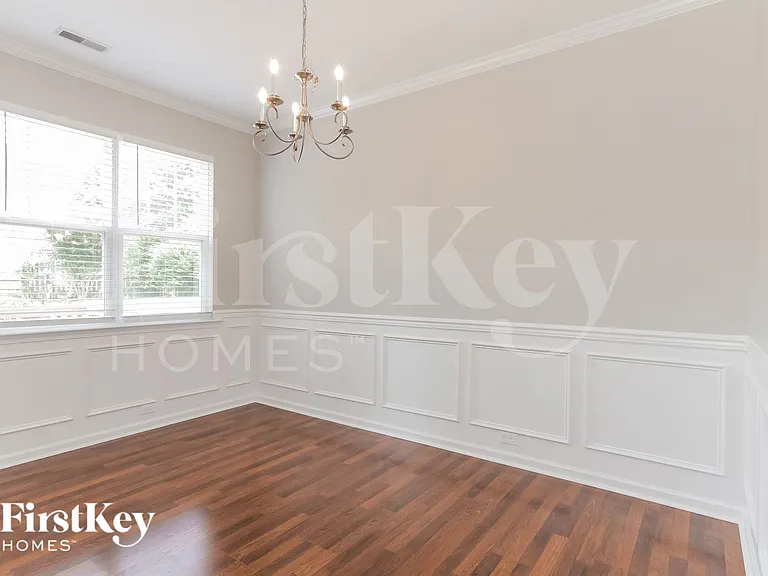 2607 Winding River Dr — Photo 5