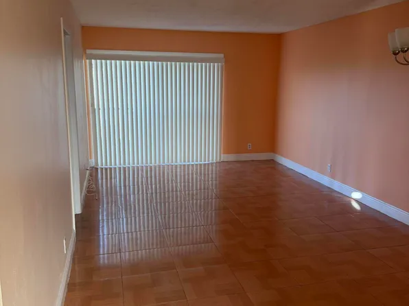 8740 N Sherman Cir APT 507, Hollywood, FL 33025