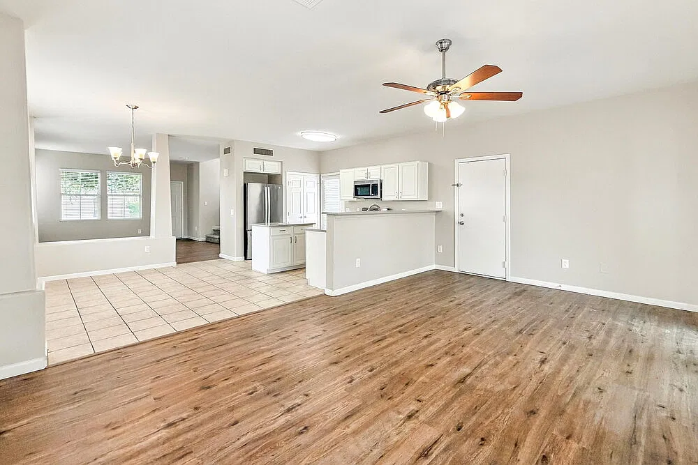 3 bed, 2.5 bath, 1990 sqft, $2,250 — Photo 4