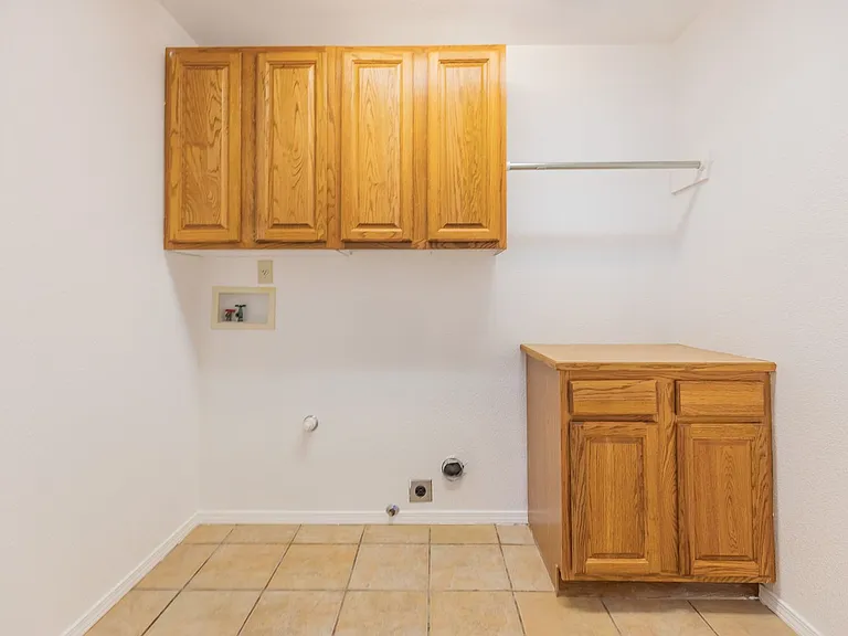 2400 Saguaro Loop — Photo 30