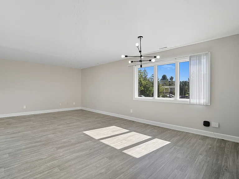 Candlelite Apartments — Photo 9