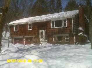 240 Fox Hill Rd, Stratford, CT 06614