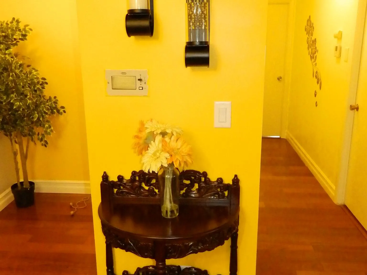 2 bed, 1.5 bath, 1054 sqft, $2,450 — Photo 3