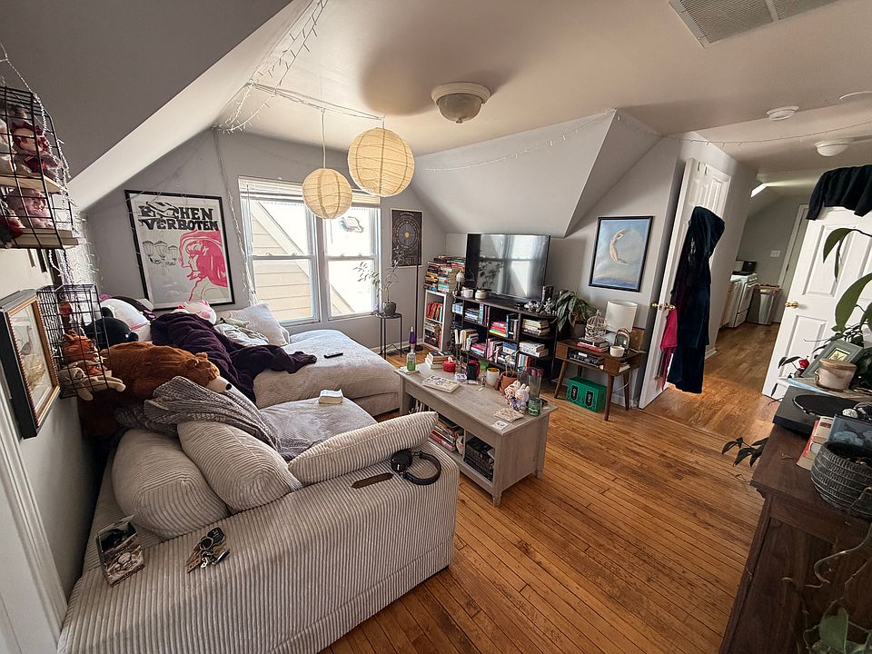 1st image of 1817 W Berwyn Ave #3