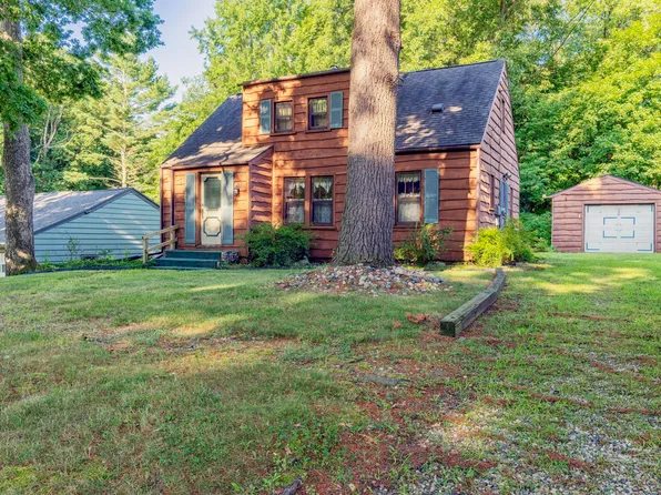 2306 Frederick Ave, Kalamazoo, MI 49008