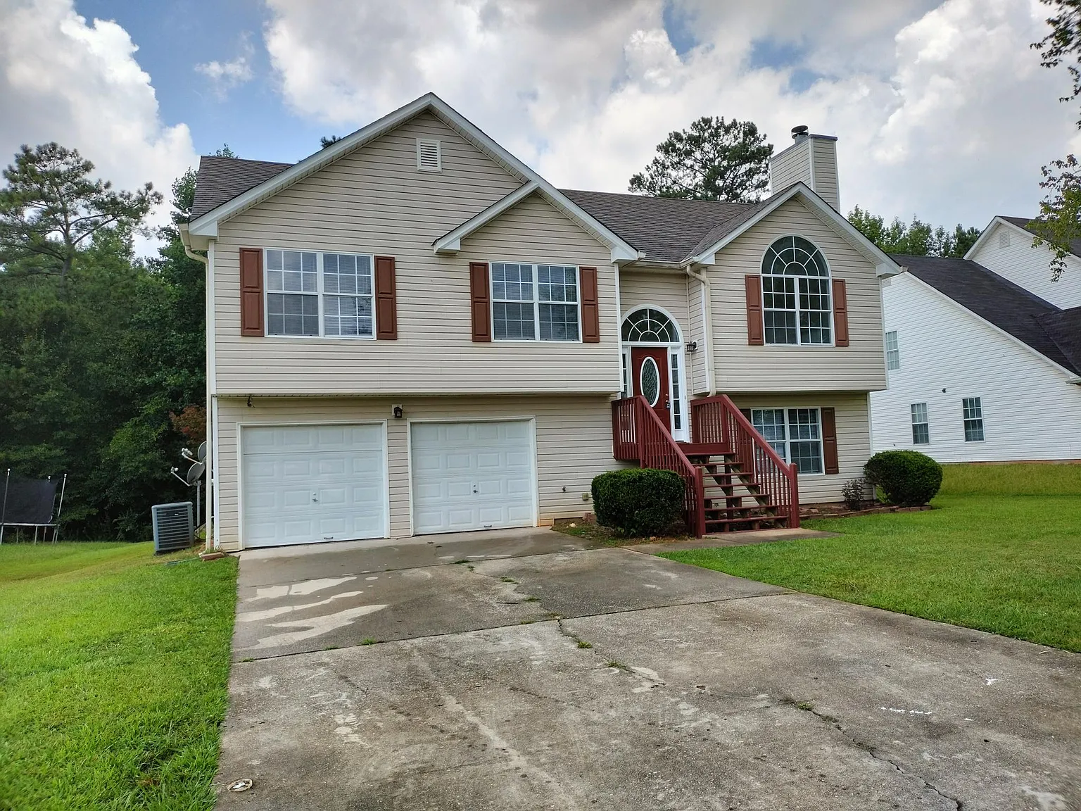 528 Harvick Cir photo 1