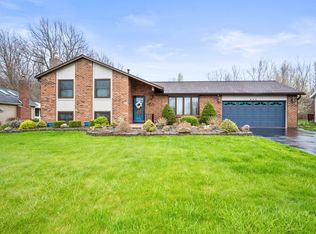 214 Woodsmoke Ln, Rochester, NY 14612