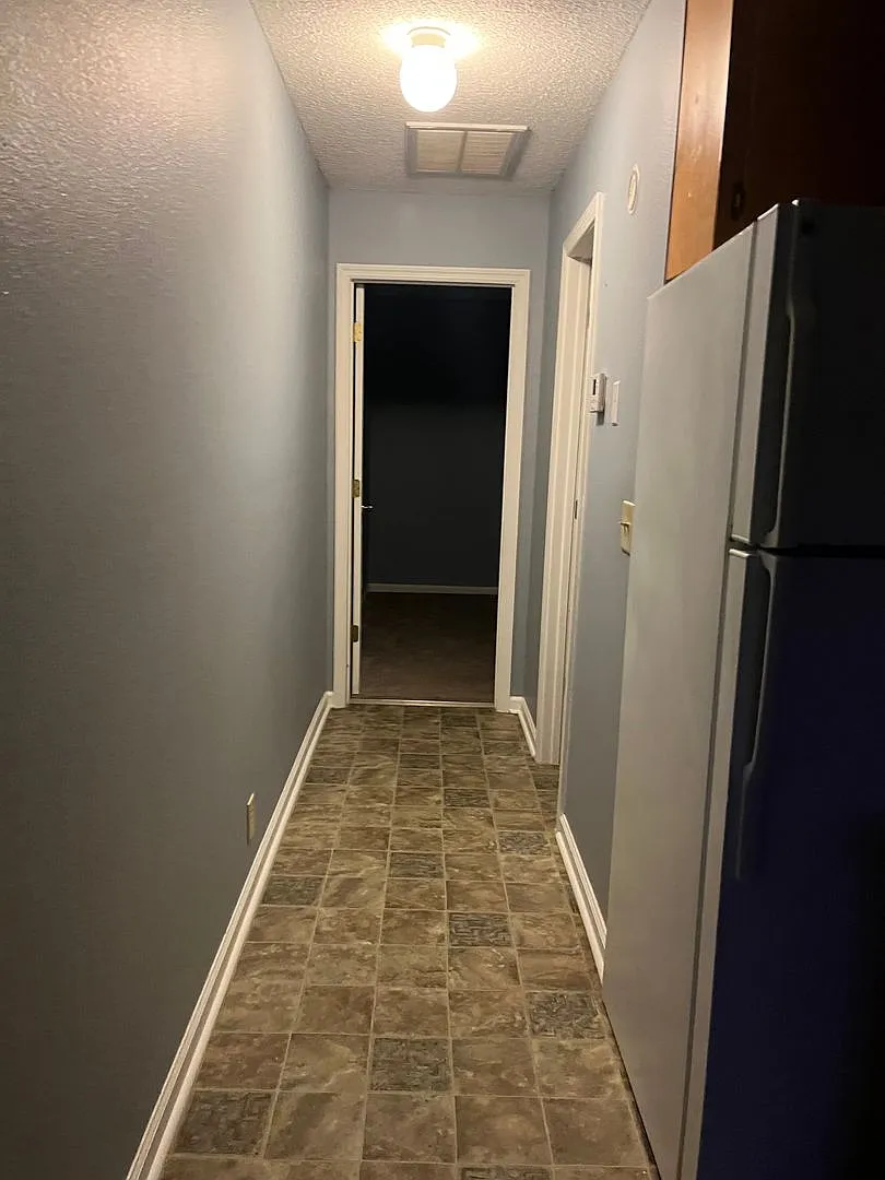 Hilltop Apts — Photo 1