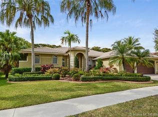 2505 Montclaire Cir, Weston, FL 33327