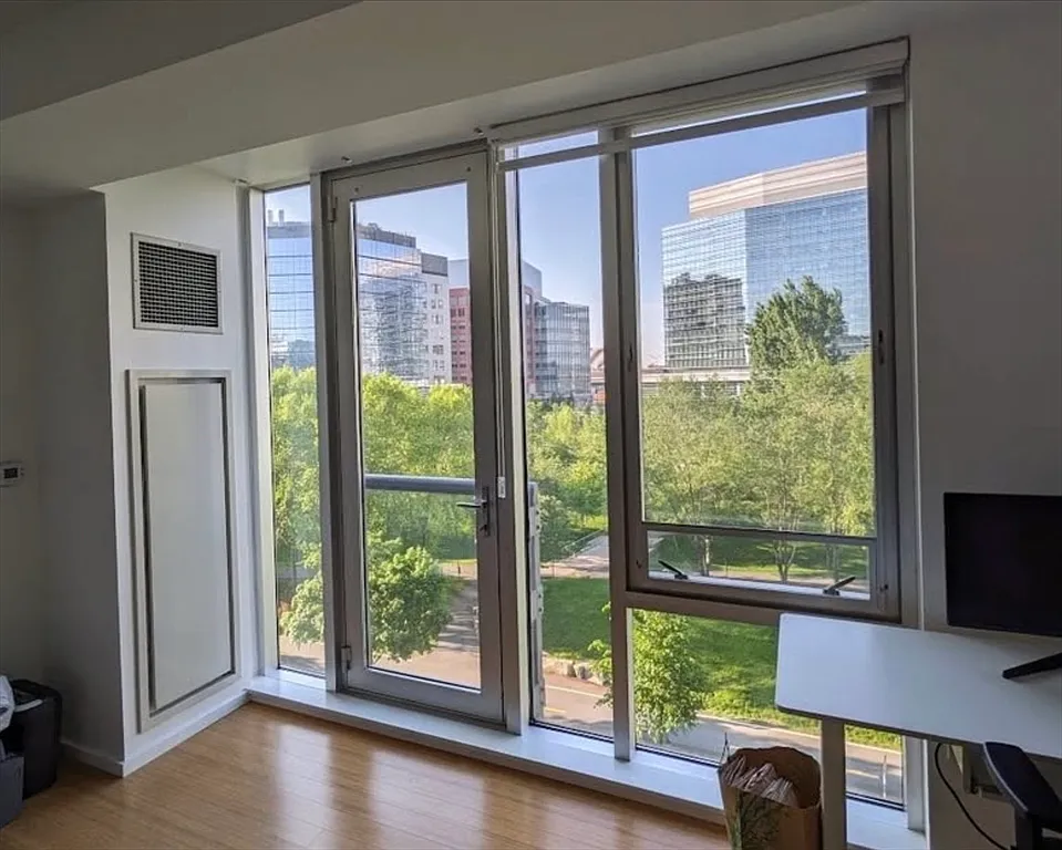 1 bed, 1.0 bath, 9999 sqft, $3,500 — Photo 4