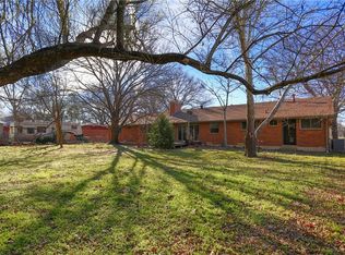 2011 E Broadway St, Gainesville, TX 76240