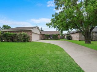 7303 Skylight Ln, Houston, TX 77095