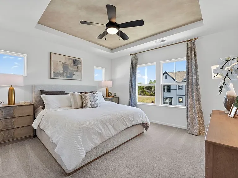 543 Silver Star Blvd — Photo 7