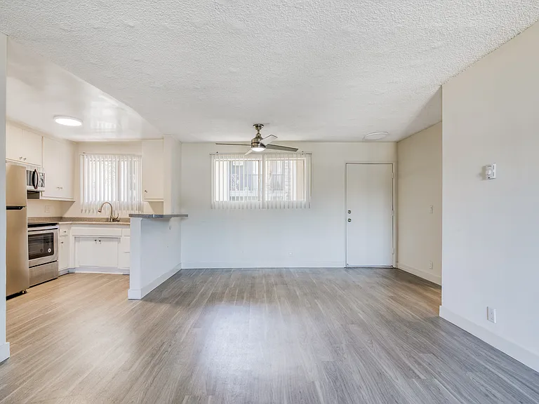 6644 & 6670 Glade Ave — Photo 12