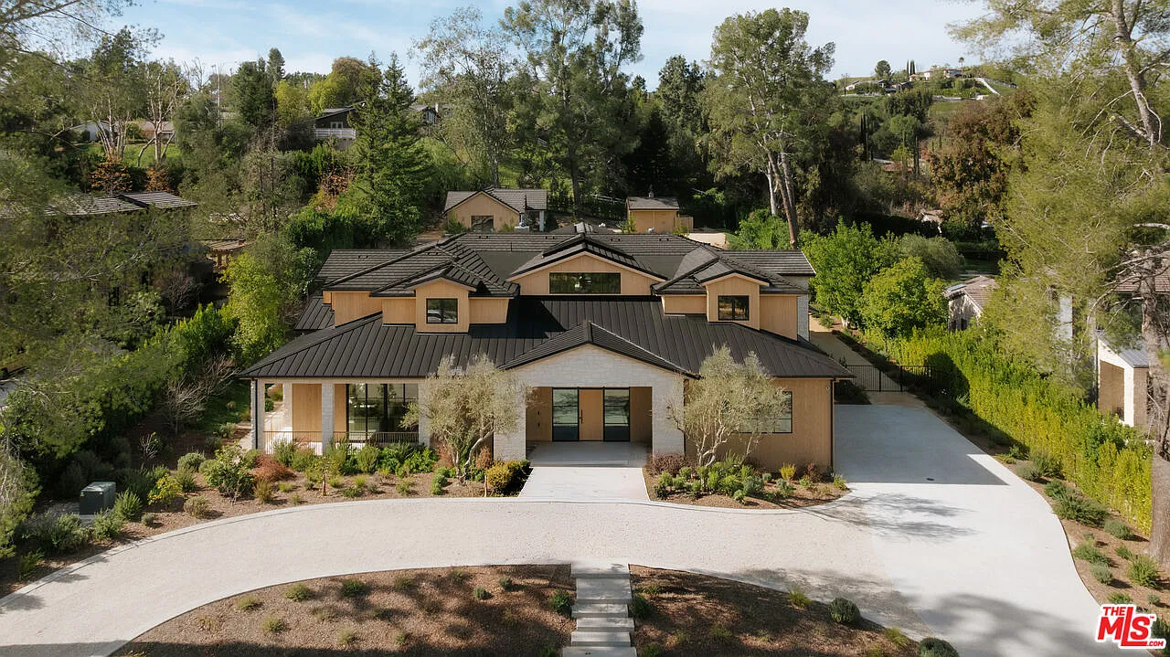 7 bed, 11.0 bath, 16329 sqft, $75,000 — Photo 1