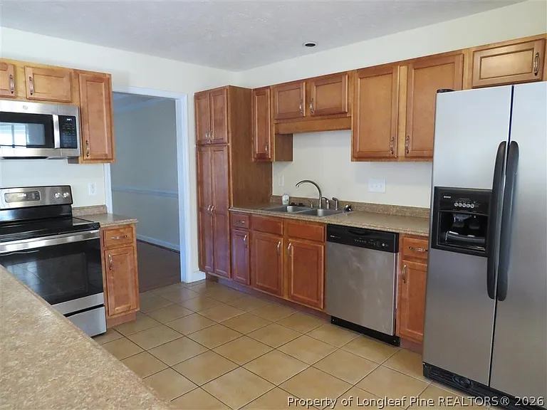 270 Hayden Ln — Photo 8