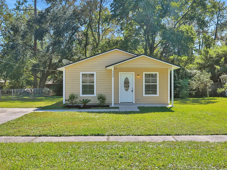4404 Key Largo Dr — Photo 2