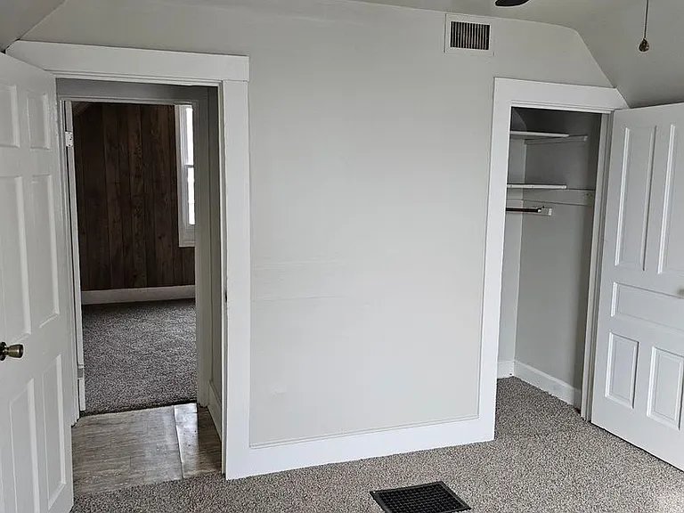 707 E Iowa St — Photo 2