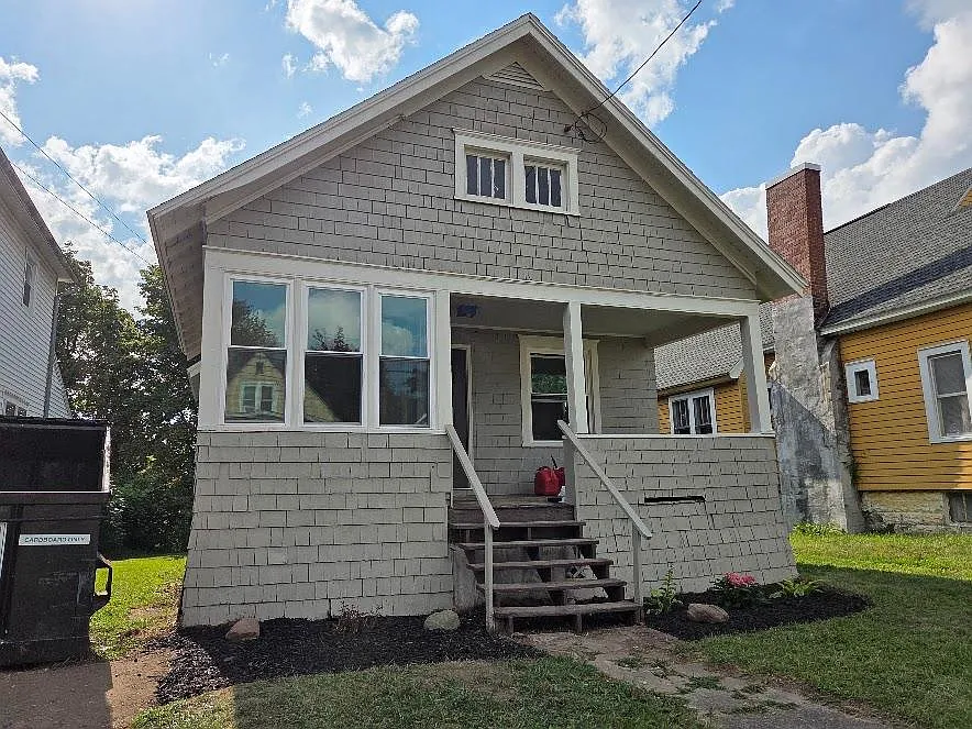 262 Bruce St