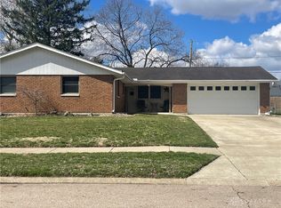 577 Warm Springs Dr, Fairborn, OH 45324
