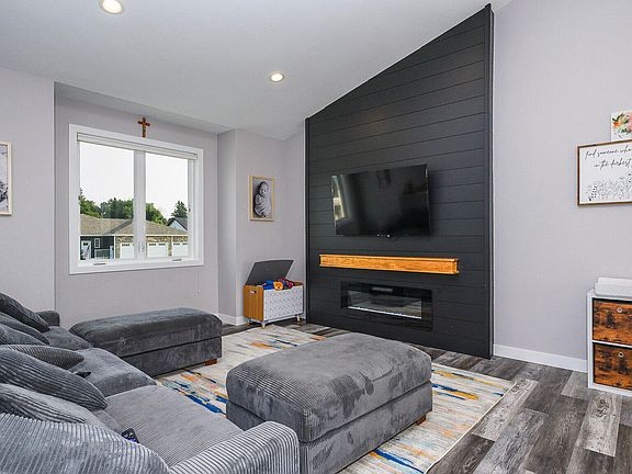 2nd image of 5417 Hendrickson Dr