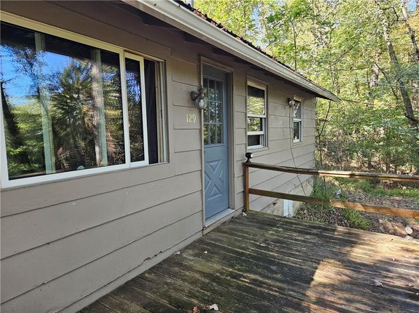 131 Overlook Dr #B, Slippery Rock, PA 16057