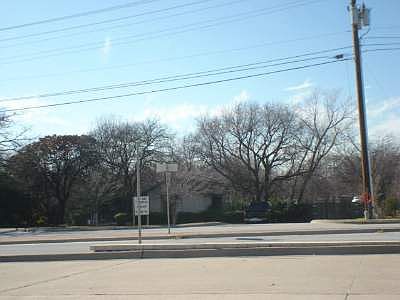 1st image of 200 S Peytonville Ave
