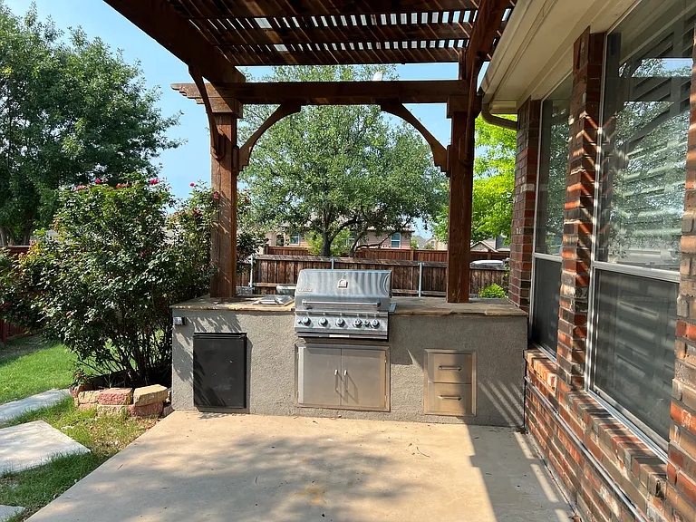 2413 Bridgeport Dr — Photo 9
