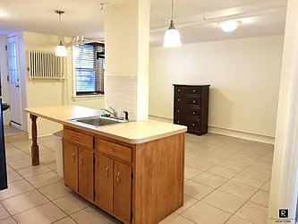 Rented by R New York