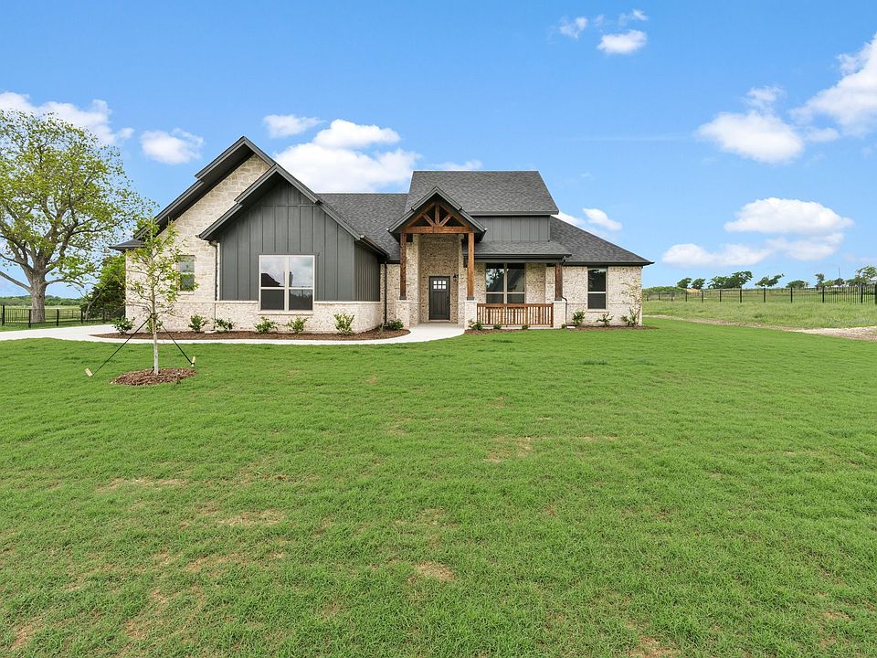1st image of 440 Paradise Ridge Dr