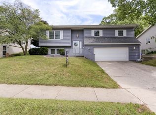 2080 W Melrose Dr, Decatur, IL 62526