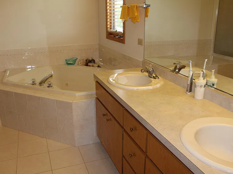 7810 Brookside Glen Dr — Photo 27