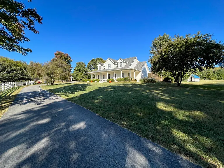 2025 Carters Creek Pike — Photo 9