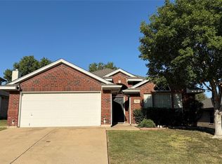 7910 Cabin Ct, Arlington, TX 76002