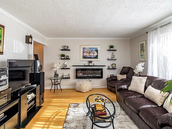 3rd image of 4630 Washington St APT 3E