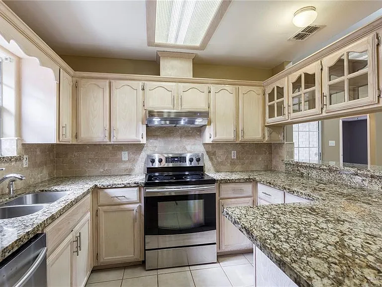 2621 Quamasia Ave — Photo 4
