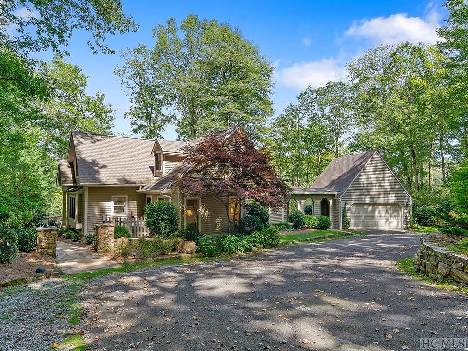 1st image of 468 Fairway Dr