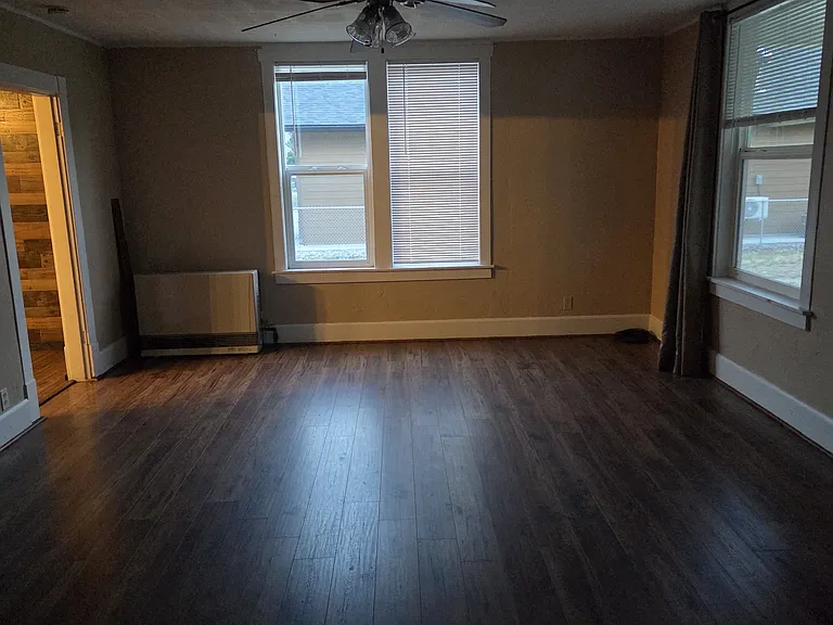 504 N Main St — Photo 16