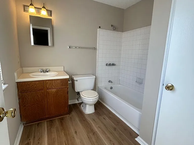 357 Community Dr #G — Photo 23