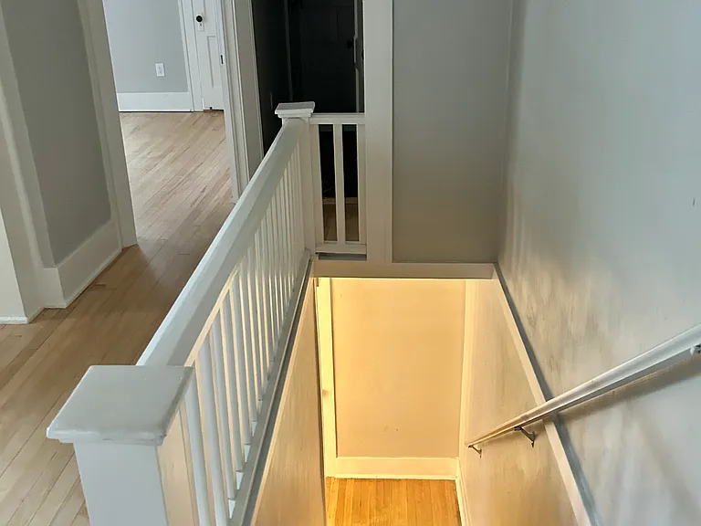 1015 W Franklin Ave — Photo 30