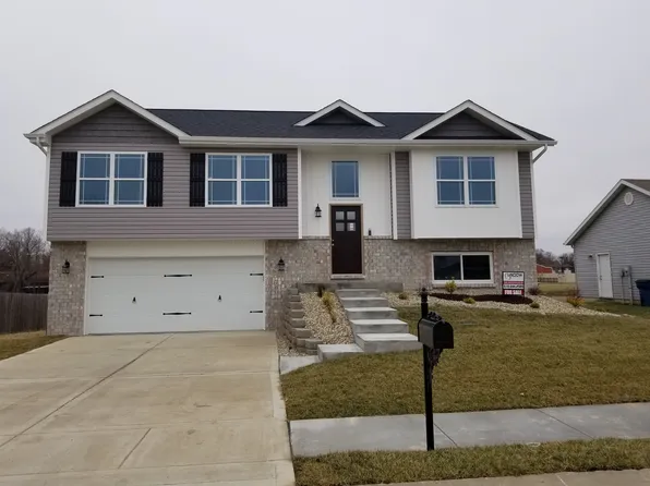 300 Olyvia Dr, Saint Jacob, IL 62281