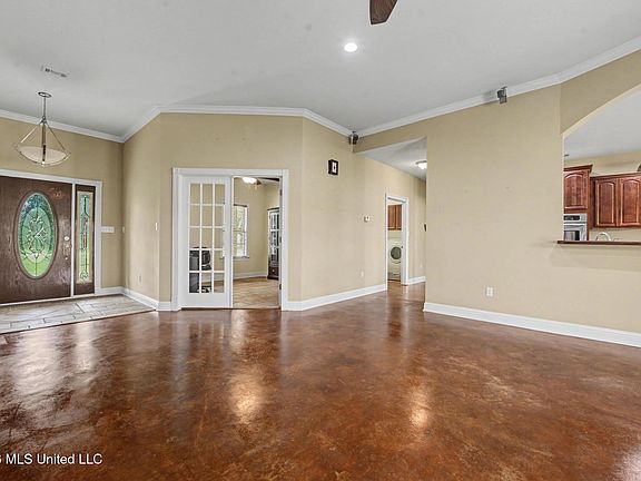 5th image of 8 Henry Murphy Rd